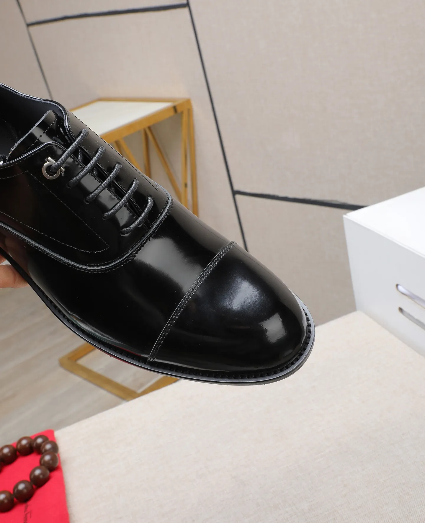 Men's shoes 💰540📛📛 (water-dyed cow lining) Salvatore Ferragamo high-end (Salvatore Ferragamo) is the world's top luxury footwear brand, coming from the fashion kingdom of Italy. It is famous all over the world for its traditional handmade design and novel styles... 🚶🏻🚶🏻New suit shoes are available simultaneously at the counter. This model is made of pure handmade imported Italian calfskin ➕soft water-dyed cowhide lining Original authentic outsole🌀🌀Size: 38➖44 (45 46 customized)